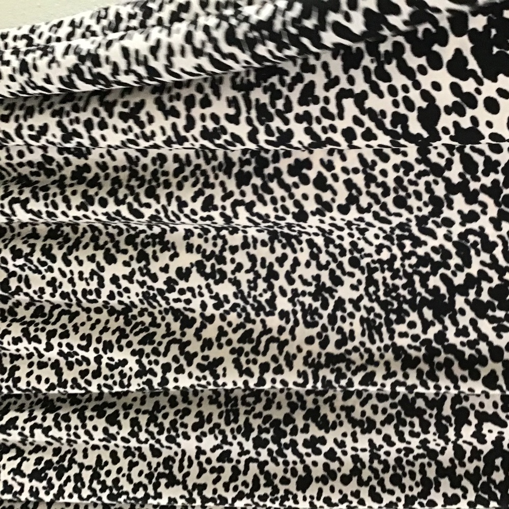 Printed Skirt.  Straight Skirt.